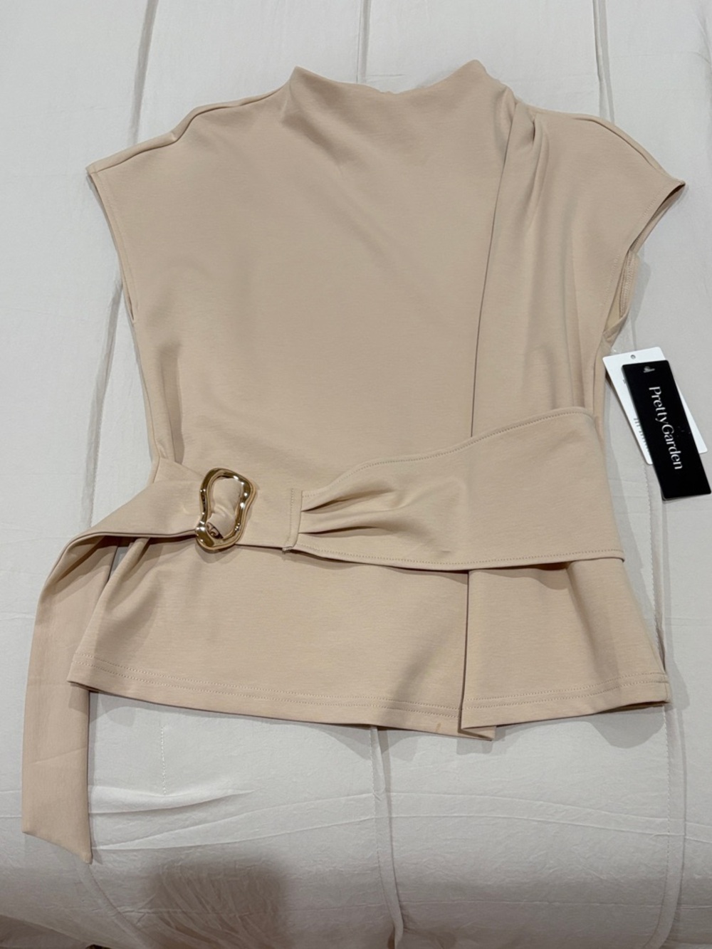NWT Pretty Garden soft Mock-Neck Belted top Size small